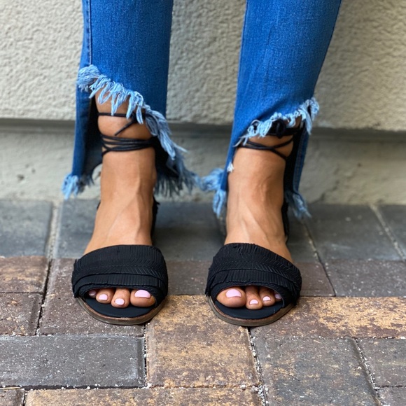 Genuine Leather Ankle Wrap Fringe Peep Toe Sandal - Picture 4 of 8